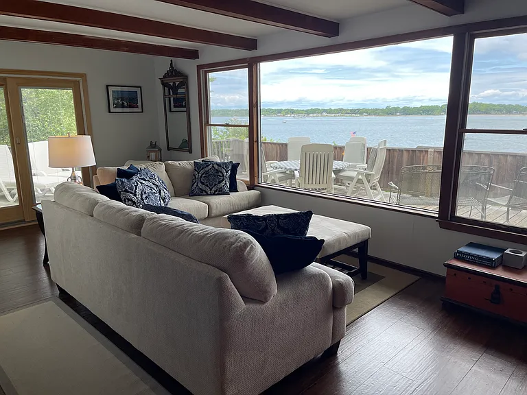 91 Shore Rd — Photo 1
