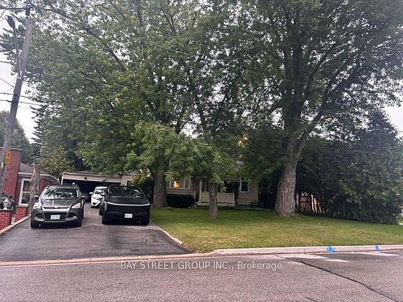 4th image of 320 Stewart St