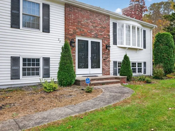27 Dias Ave, Westport, MA 02790