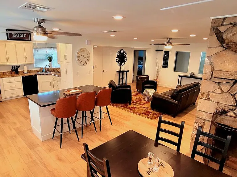 335 S California St — Photo 12