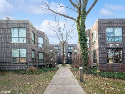 106 South Blvd #B, Evanston, IL, 60202