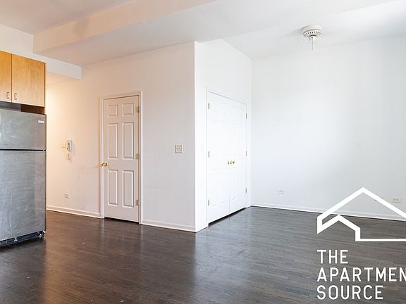 4th image of 2519 W North Ave APT 3R