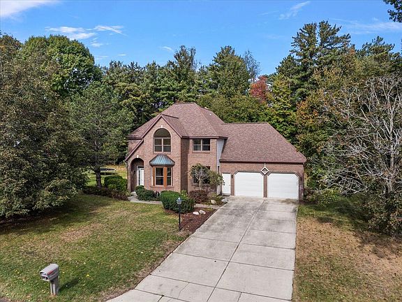 5th image of 2065 Woodlark Dr