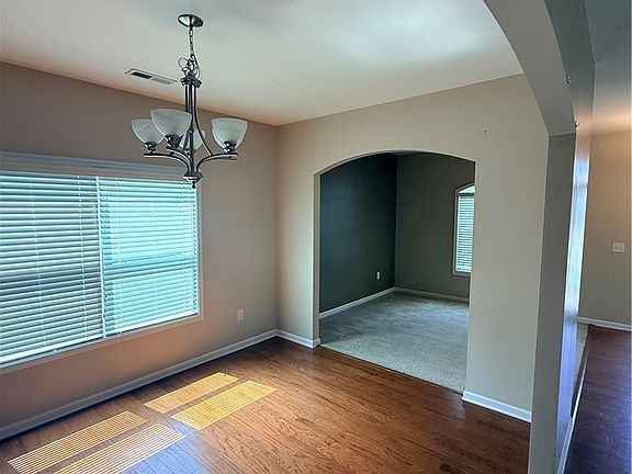 5th image of 1430 Vandenberg Dr