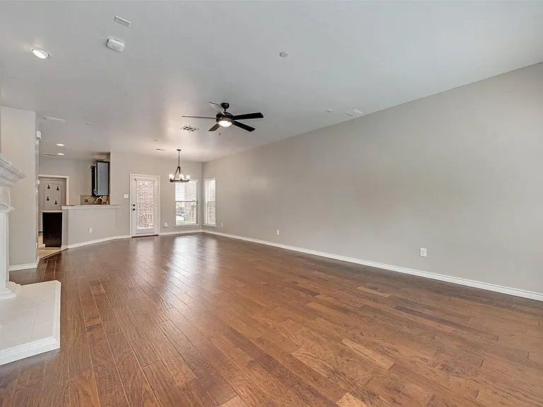 4281 Comanche Dr — Photo 3