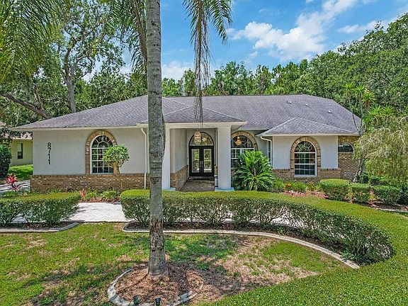 2nd image of 8711 Crescent Forest Blvd