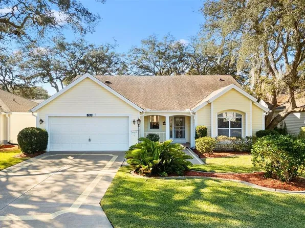 208 Desota Ct, Lady Lake, FL 32159