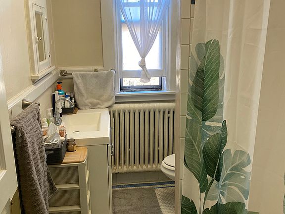 4th image of 372 Hudson Ave Suite 2