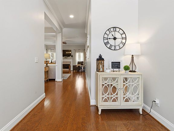 4th image of 479 River Oaks Ln
