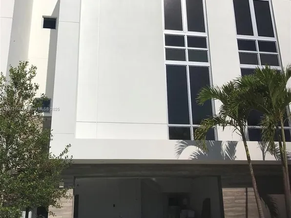 1731 NW 40th Dr, Boca Raton, FL 33431