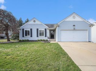 163 Arlington Dr, Rochester Hills, MI 48307