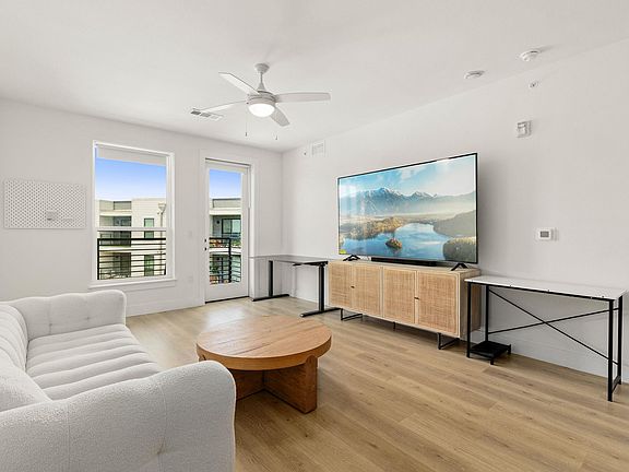 5th image of 1701 Simond Ave Unit 612