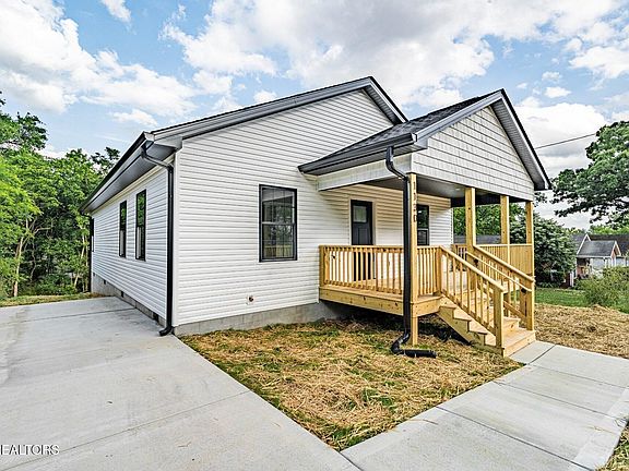 2nd image of 1130 Adcock Ave