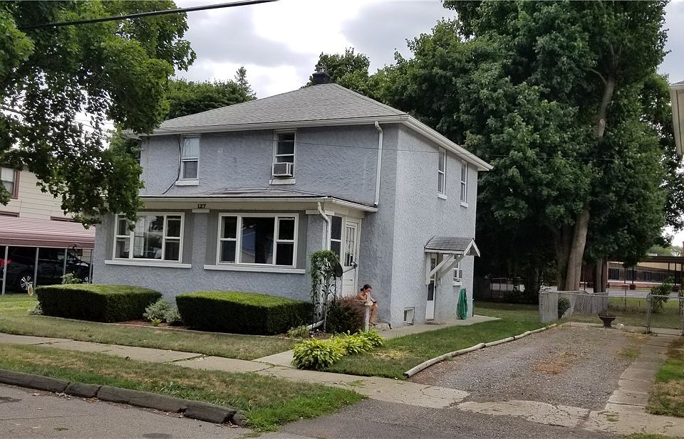 1st image of 127 W 8th St