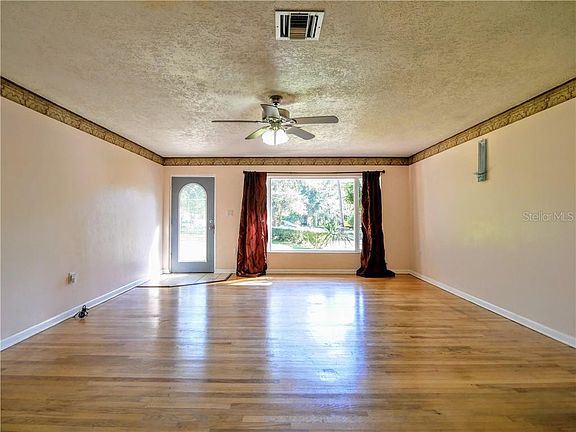 5th image of 26045 Exmoor Dr