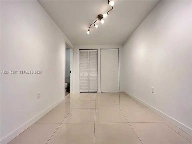 9940 W Bay Harbor Dr #3B — Photo 13