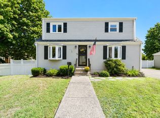 2 Sonrel St, Woburn, MA 01801