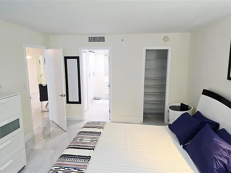 6917 Collins Ave #1212 — Photo 3