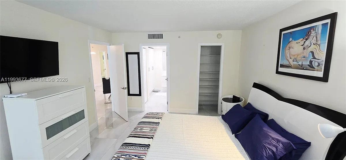 Building Photo - 6917 Collins Ave #1212
