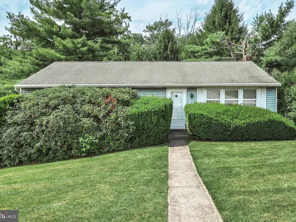 512 Gary Dr, Dallastown, PA 17313