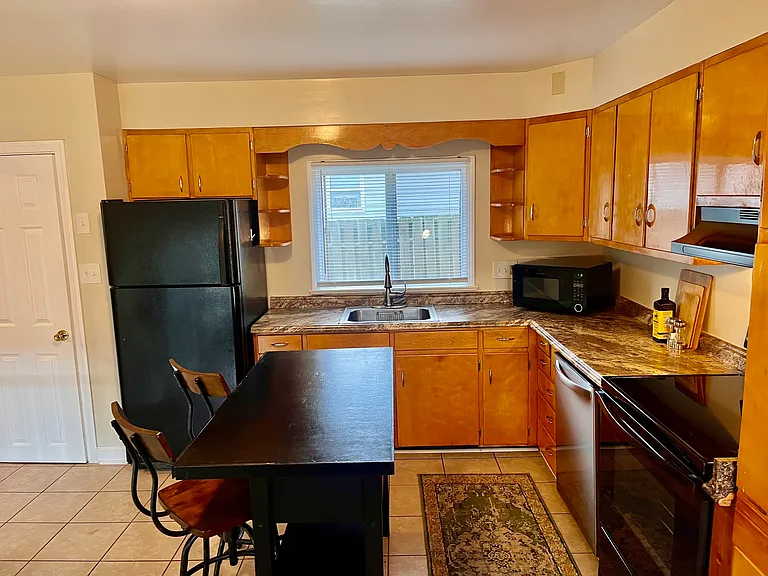9202 Bryant Ave — Photo 5