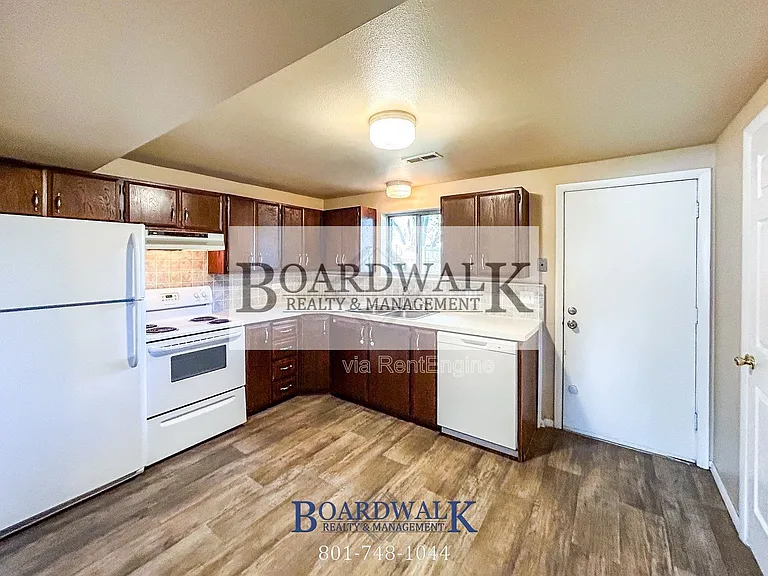 661 N 980 W — Photo 9