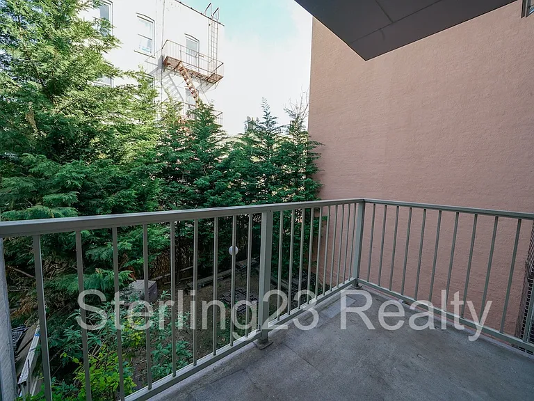 2541 22nd St #2 — Photo 9