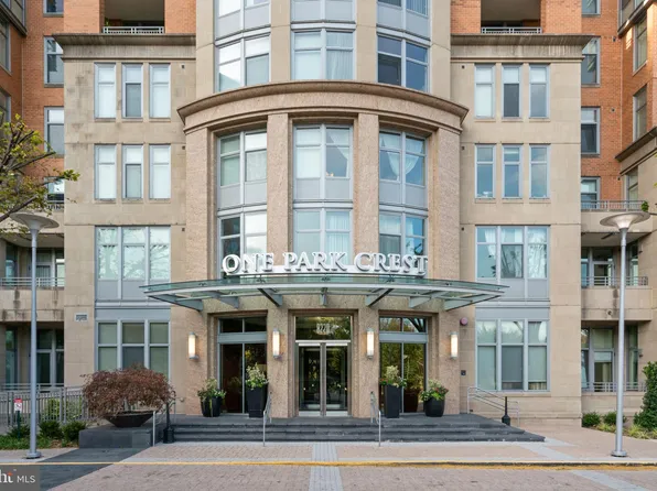 8220 Crestwood Heights Dr APT 315, Mc Lean, VA 22102