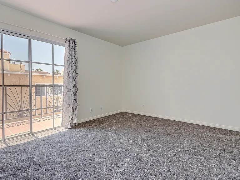 511 N Elena Ave #B — Photo 13