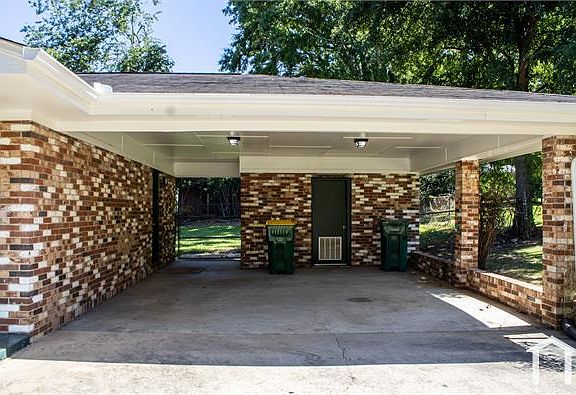 5th image of 401 Springside Dr