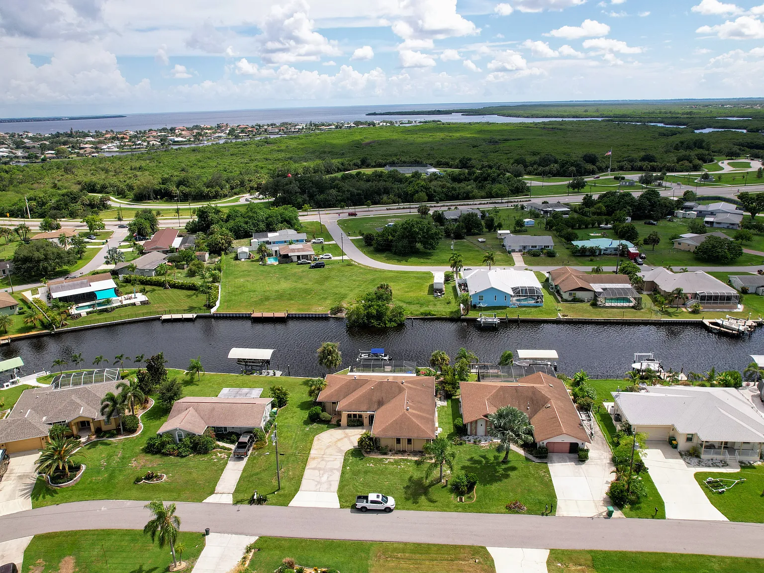 4 bed, $9,000 — Photo 4