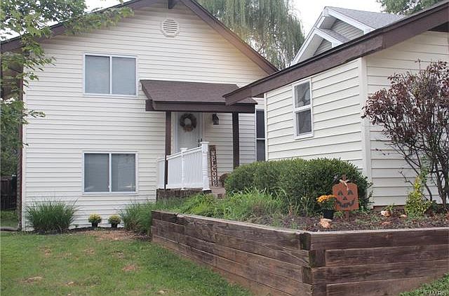 1st image of 429 Great Hill Dr