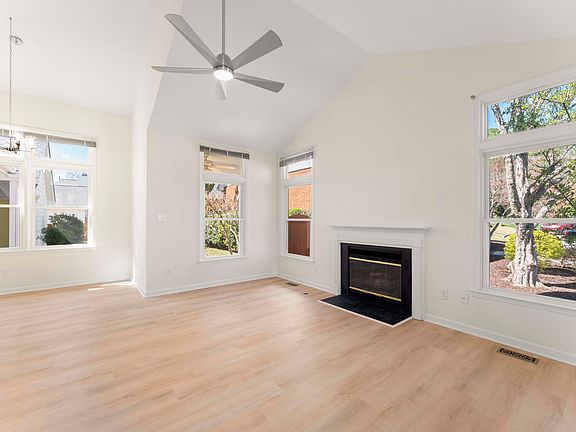 2nd image of 107 Crestpoint Ct