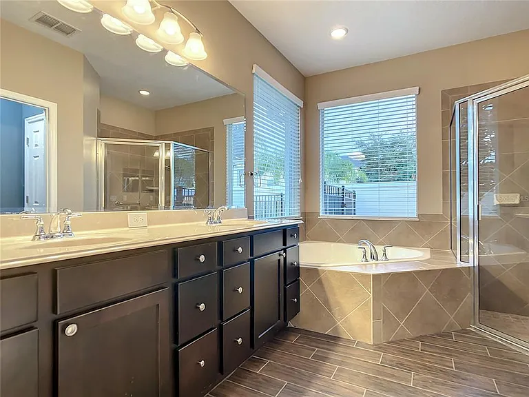 636 Spring Oak Cir — Photo 23