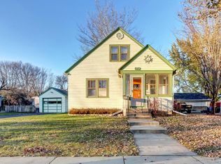 612 W 1st St, Chaska, MN 55318