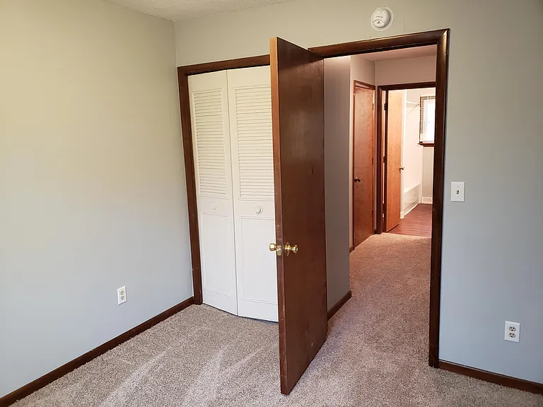 1391 S Center Rd — Photo 6