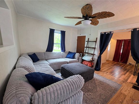 3rd image of 611 Floyd Ave