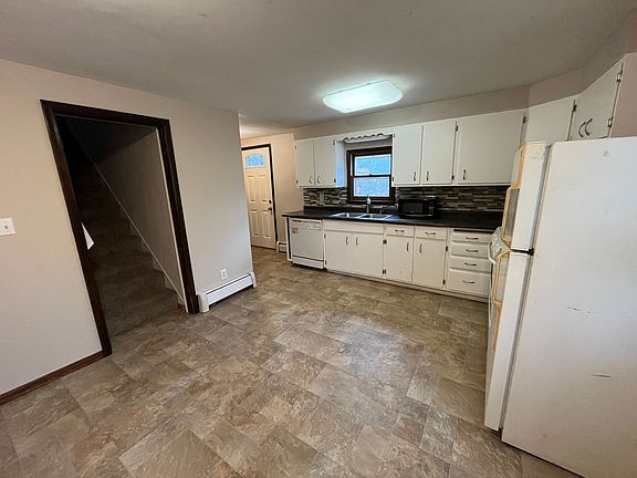 4th image of 4660 Bald Eagle Ave