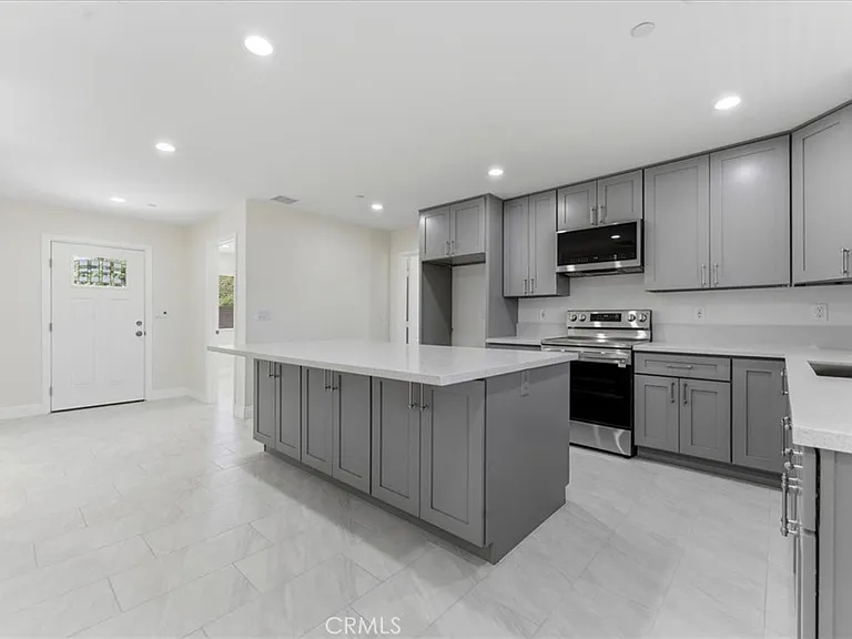 10 Cortez St — Photo 5