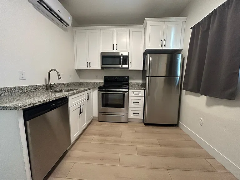 343 E Coatsville Ave — Photo 3