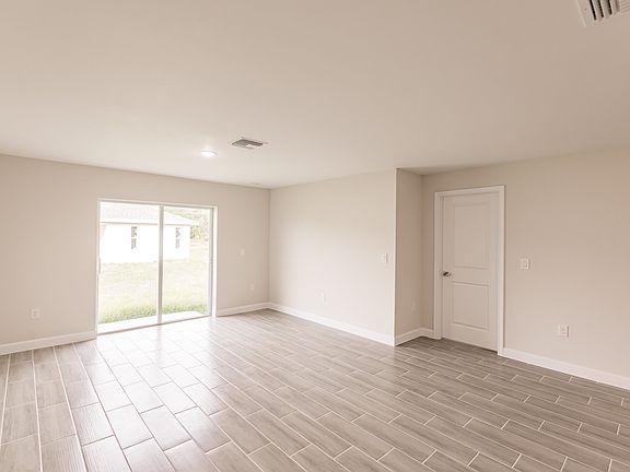 2nd image of 4724 22nd St SW
