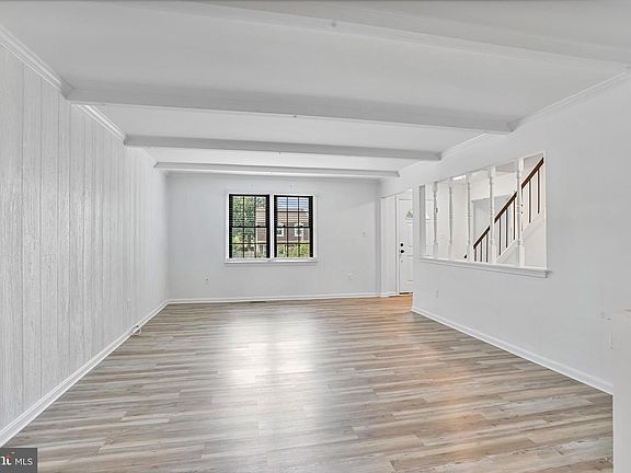 3rd image of 719 Palmer Dr