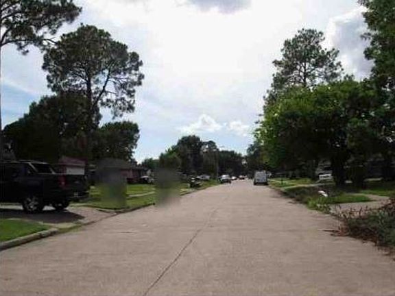 Exterior Neighborhood (street photo)