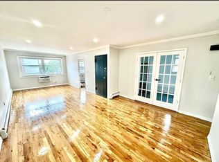 25-01 45th St #3F, Astoria, NY 11103