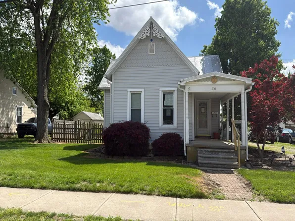 36 W Dayton Dr, Fairborn, OH 45324