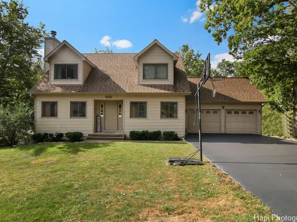 38663 N Hillandale Dr, Spring Grove, IL 60081