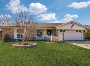 721 NW Ann Lois Ln, Burleson, TX 76028