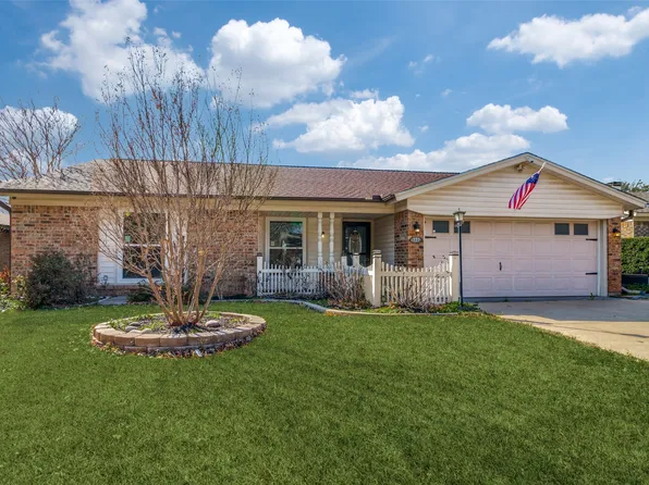 721 NW Ann Lois Ln, Burleson, TX 76028