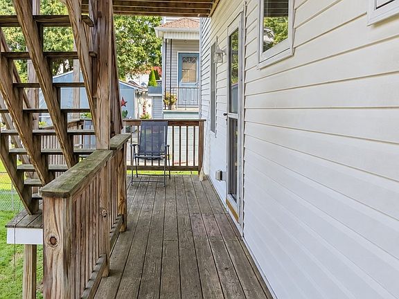 4th image of 186 Hood St #1E