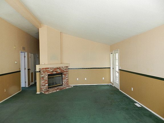3rd image of 20015 Crestview Dr